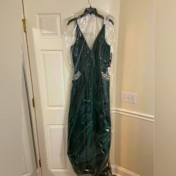 Blondie Nites | Dresses | Prom Dress Never Worn Due To Covid9 Juniors Size  5 From Macys | Poshmark
